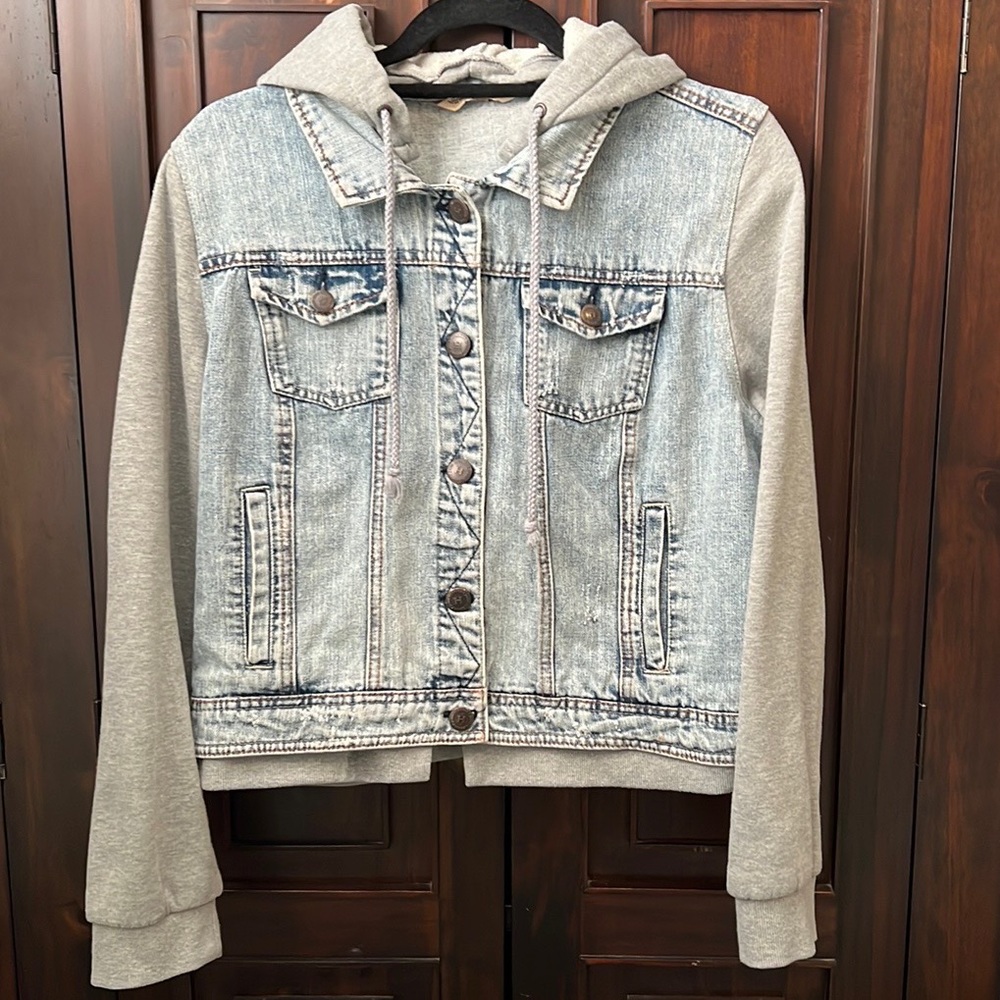 Hooded Jean Jacket 👖